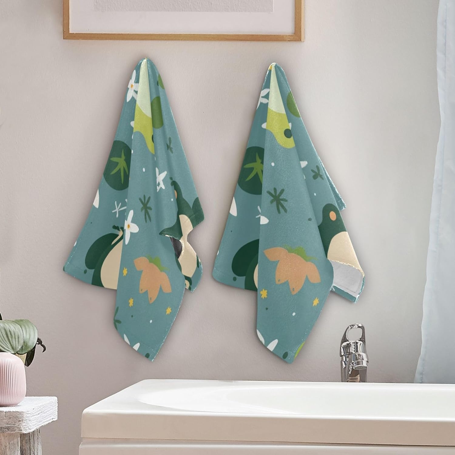 Cute Frogs Ultra-Soft Bath Towels